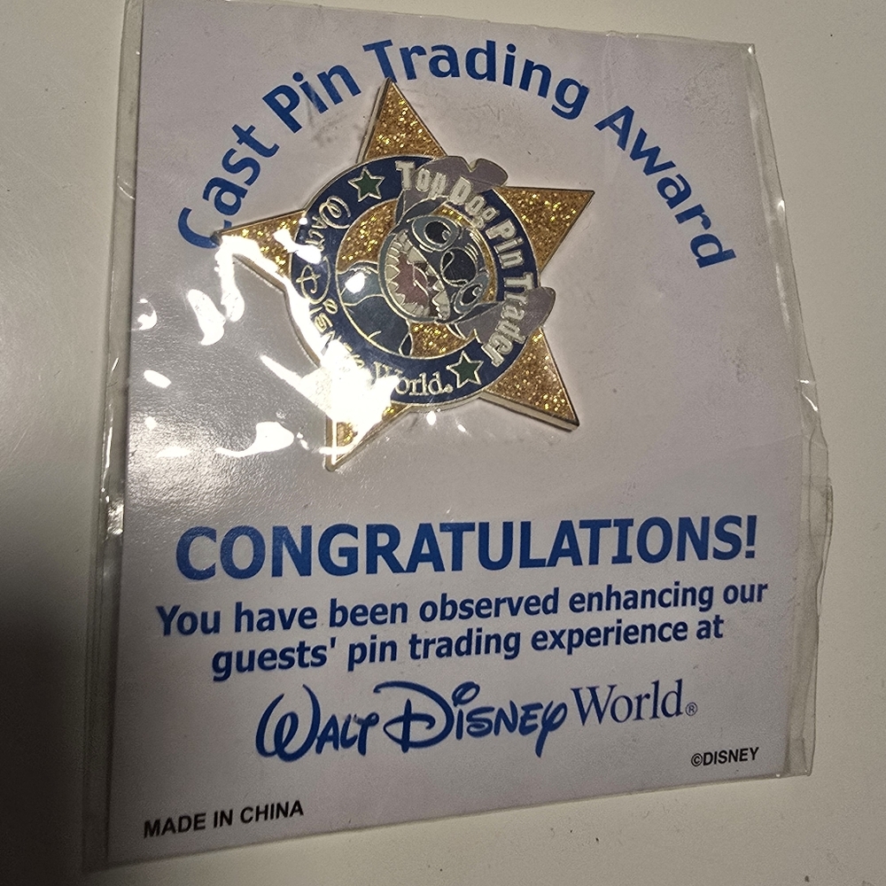Disney Top Dog Pin Trader Award with Gold and Blue - Stitch 2006